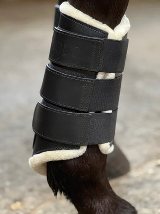 Training boot with sheepskin